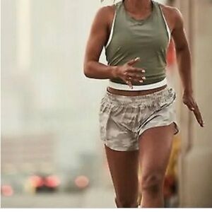 Athleta 3 inch HUSTLE short size L.